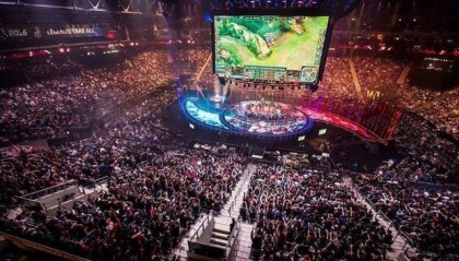 瑞士轮第三日TOP5操作集锦：FNC上单极限闪现、G2中单诡术妖姬反杀、GEN上单凯南天雷锁定胜局