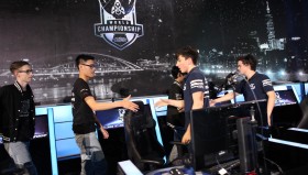 DWG豹女皮肤测评：冠军战队皮肤技能特效设计与实战操作体验全解析